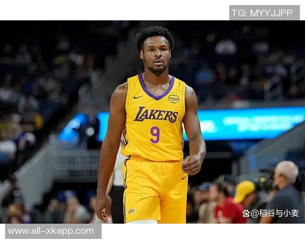 南湾湖人战胜圣克鲁兹勇士布朗尼贡献全能表现阿杜稳定发挥助队取胜 南湾湖人战胜圣克鲁兹勇士布朗尼贡献全能表现阿杜稳定发挥助队取胜