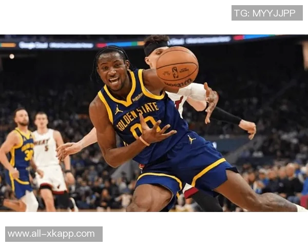 库明加回应续约争议称现场球迷与网络评论者看法截然不同 库明加回应续约争议称现场球迷与网络评论者看法截然不同